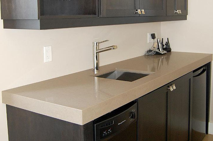 石英石质量优劣怎样快速区分呢???
?????