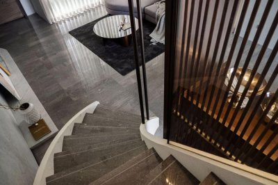 What are the characteristics of natural stone?